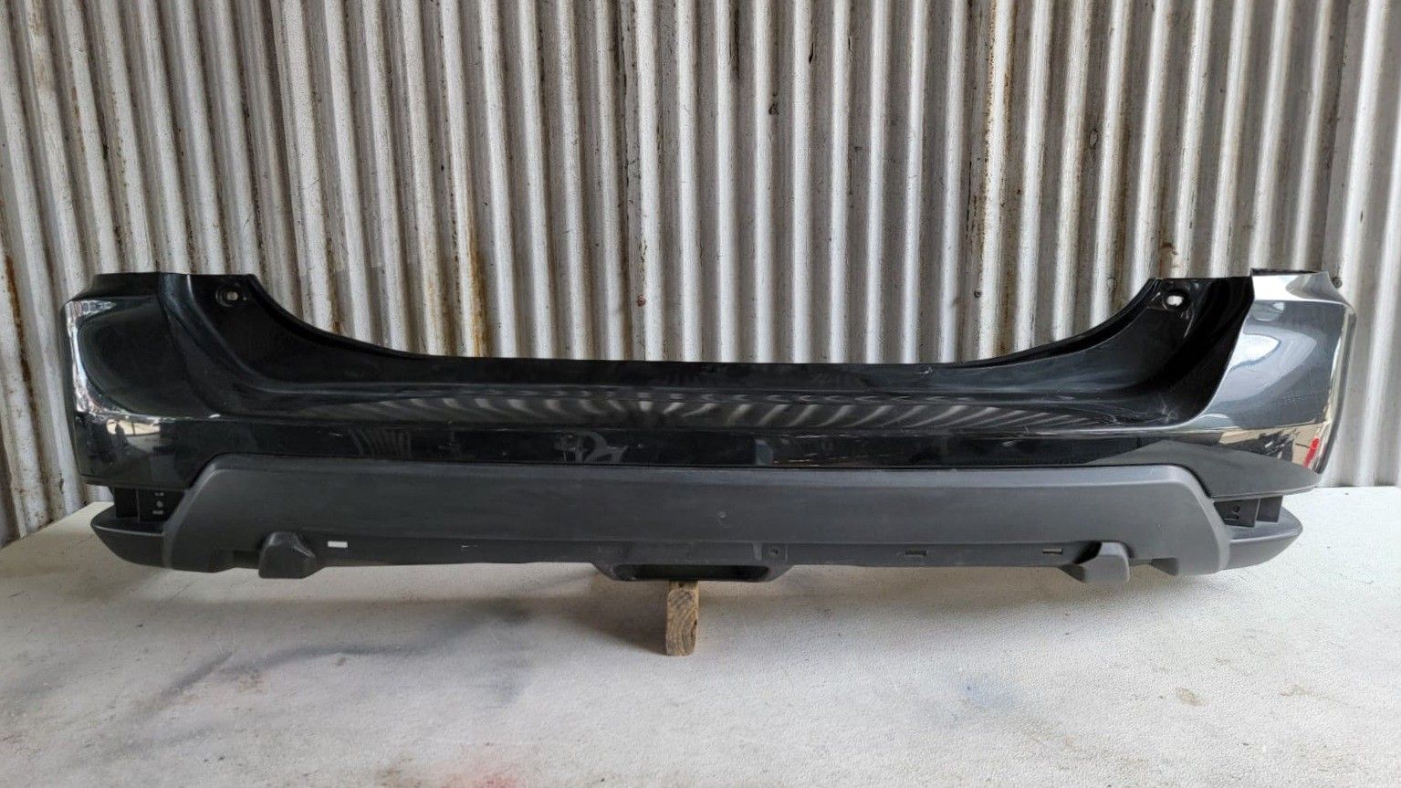 2017-2019 Nissan Rogue Rear Bumper Cover OEM