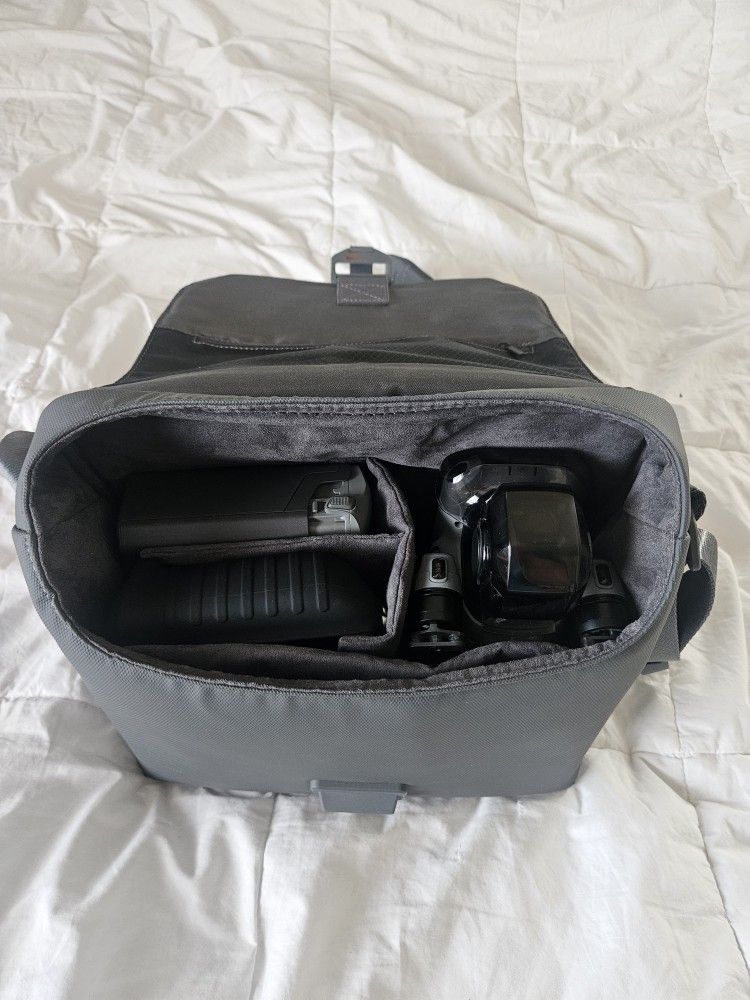 DJI AIR 3 FLY MORE COMBO RC2 Controller AND ACCESSORIES
