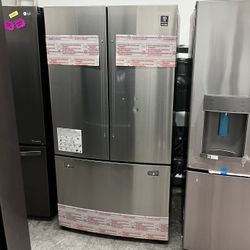 SAMSUNG FRENCH DOOR REFRIGERATOR IN STAINLESS STEEL