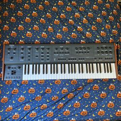 Behringer UB-Xa Polyphonic Synthesizer