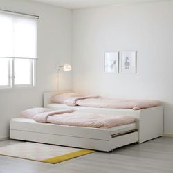 Twin w/pull out bed and drawrs