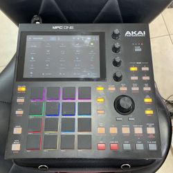 AKAI MPC ONE 