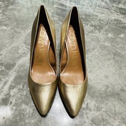 Calvin Klein Glamour Gold Pointed Toe Kitten Heels Versatile Women’s SZ 8.5. Condition is Pre-owned. Shipped with USPS Priority Mail.   Minor flesh co