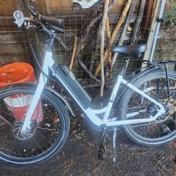 2023 Aventon E Bike $900.00