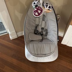 4 Moms Mamaroo Swing