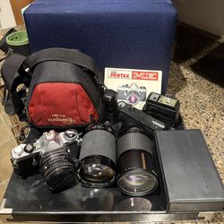 Fantastic Vintage Pentax ME Compact 35mm SLR film Camera Bundle W/  Many Accessories