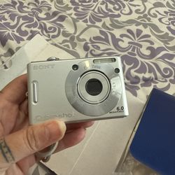 Sony 6.0 Mega Pixels 