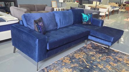 NEW SECTIONAL BLUE VELVET 110x60