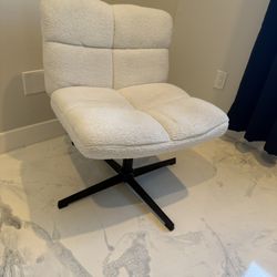 Spinning Wide Chair