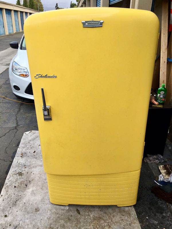!!Working!! Crosley Shelvador Vintage 50’s Refrigerator for Sale in