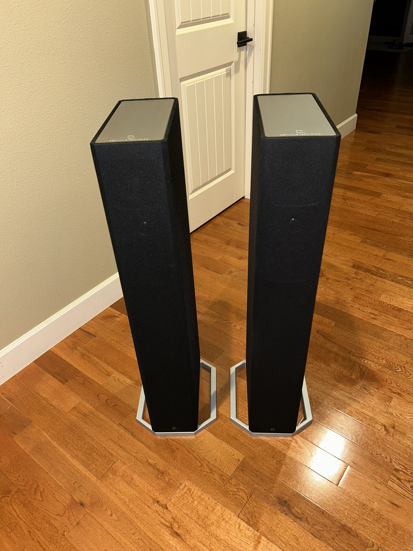 Definitive technology BP-9040 Floorstanding speakers