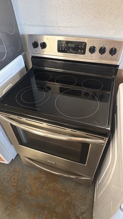 Frigidaire Stove Like New