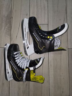 Black Bauer Supreme M30 Hockey Skates Regular Size 6, D Width (New)