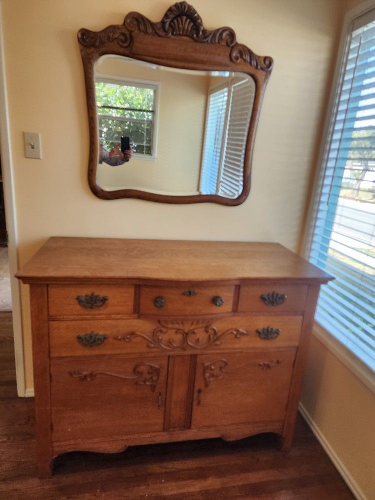 vintage dresser with mirror
