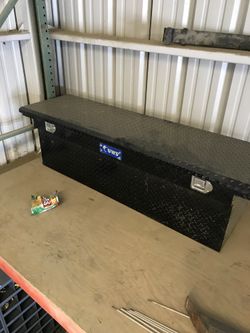 Low pro deep tool box for pick up