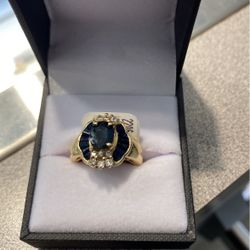 Woman’s 14kt Ring