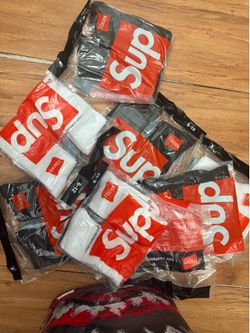 Supreme socks