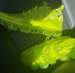 Women size 7 vapor max