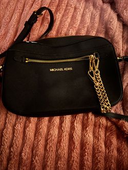 Black Micheal Kors Purse