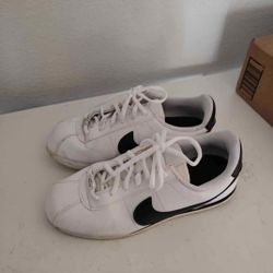 Nike Corte 72 Size 6.5 Women 
