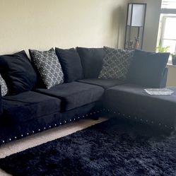 Living Room Sectional (like new) 