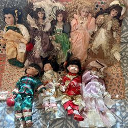 DUCK HOUSE HEIRLOOM MIXED LOT W OTHER PORCELAIN DOLLS (30 TOTAL DOLLS)