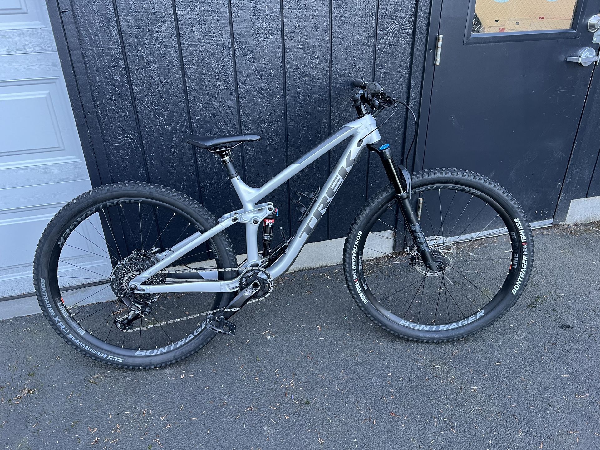 Full Suspension Mountain Bike - Medium Frame