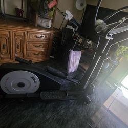 Elliptix Cross Trainer 6600L