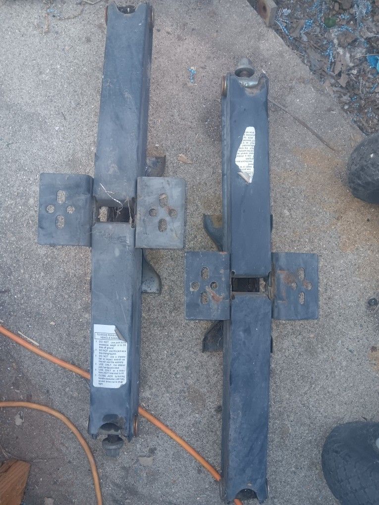 Scissor Stabilizer Jacks