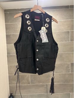 Levi’s Pride Vest (Women/Men)