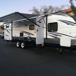 2018 travel trailer with outdoor kitchen