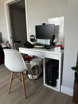 IKEA MICKE DESK