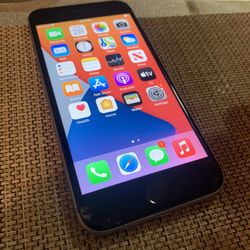 iPhone 6s 32gb Unlocked Already (small Crack On Screen) 