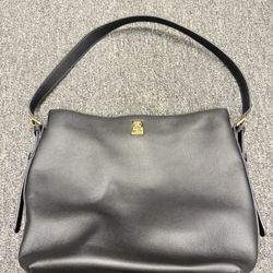Black Shoulder Bag – Gold Hardware, Spacious & Elegant