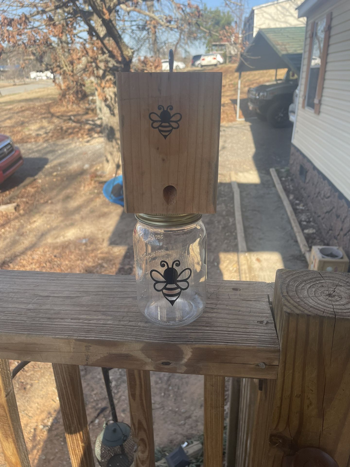 Carpenter bee trap