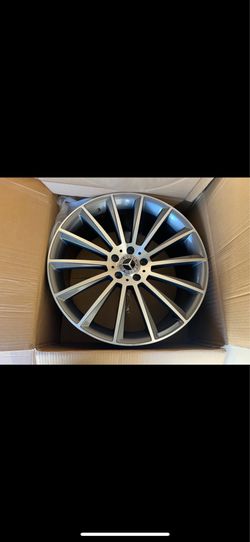 Mercedes new 19” Amg Styie rims tires set of 4 new tires as well