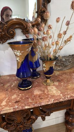 Set Of 4 Blue Antique Vases 