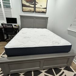 Queen bed, matress and dresser ~ shoreline
