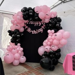 Balloon Backdrop🩷🖤🎈🎉
