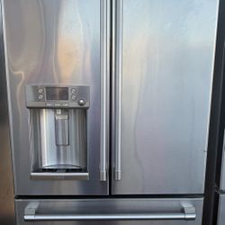 GE refrigerator 3-door $550 Ice maker working 3-month warranty