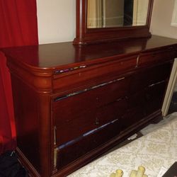 Dresser with mirror thomasville