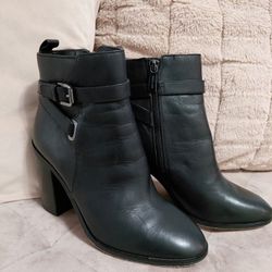 Micheal Kors Boots