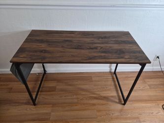 CubiCubi 47" Home Office Computer Desk – Great Condition