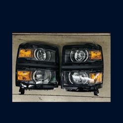 14-15 Chevy Silverado 1500 Head Lights 