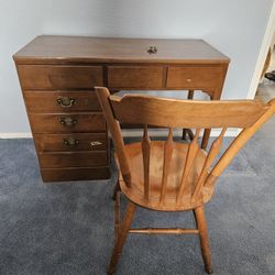 Child Sized Ethan Allen Nutmeg Maple Heirloom Desk Vintage!