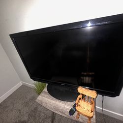 42-inch Sanyo LCD TV with FREE Roku Device 