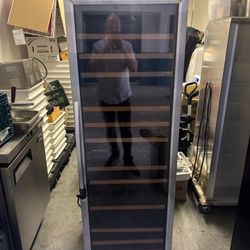 🍷 Large Wine Cooler – Wine Enthusiast – 15.1 cu ft (140–160 Bottles)