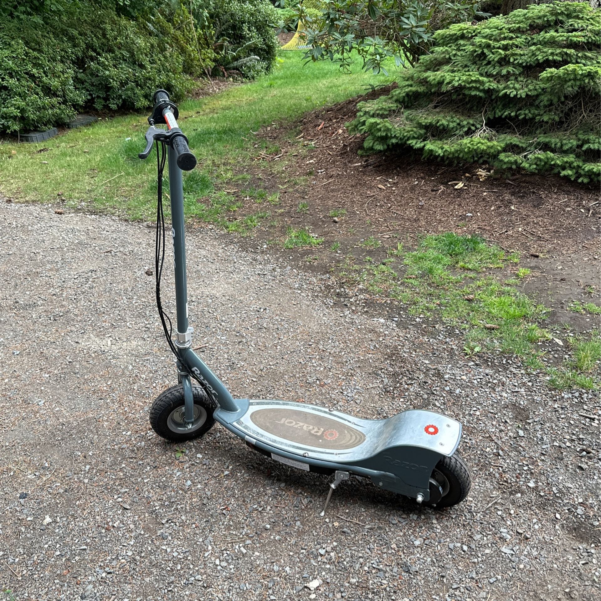 Razor Electric Scooter E300 for Sale in Woodinville, WA OfferUp