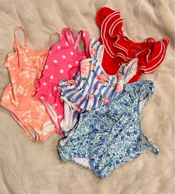 Lot toddler swimsuits 3T 4T