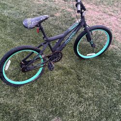 Huffy Dirt BMX Bike 20in Black Green Steel Frame Kickstand Balloon Tires